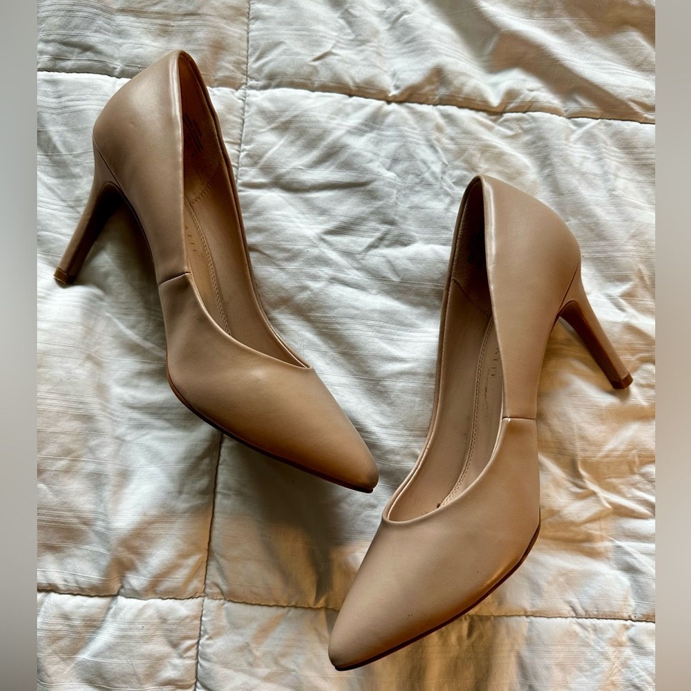 Kelly & Katie | Nude Heels | Size 10